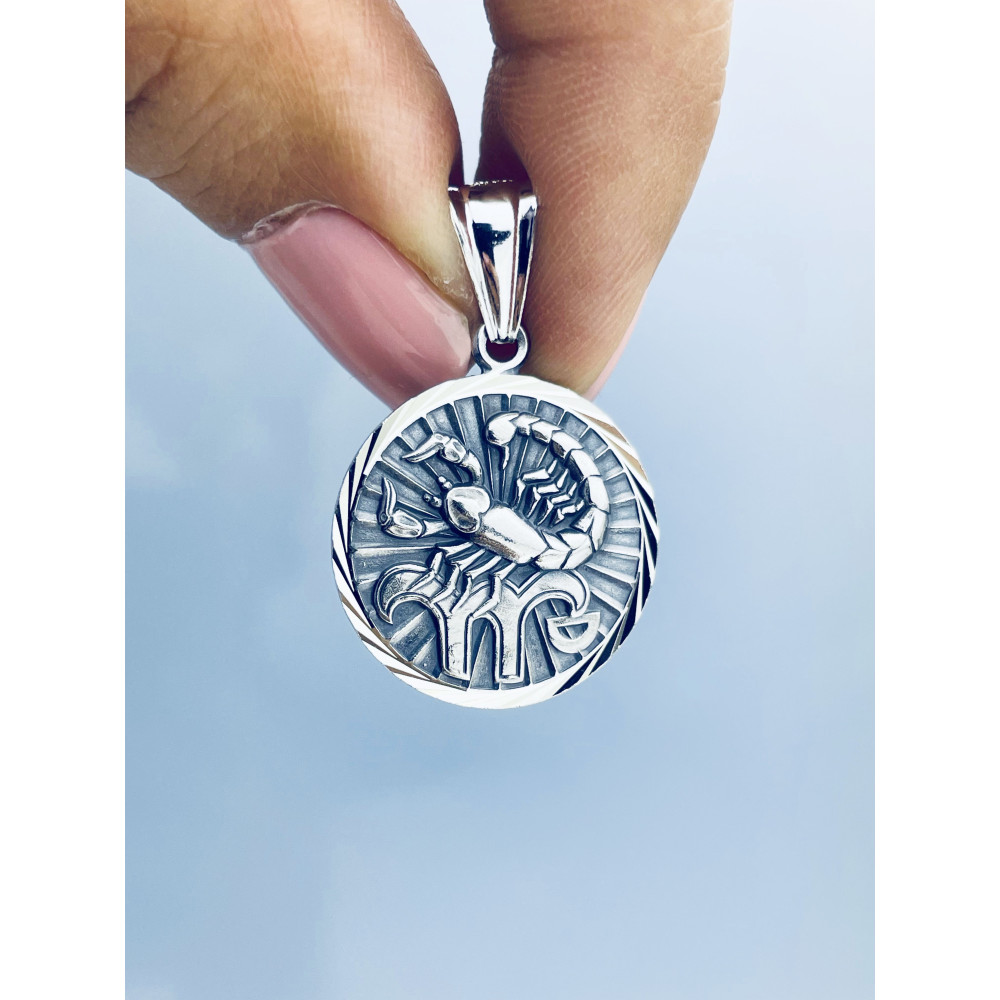 Srebrna zawieszka wisiorek znak zodiaku skorpion