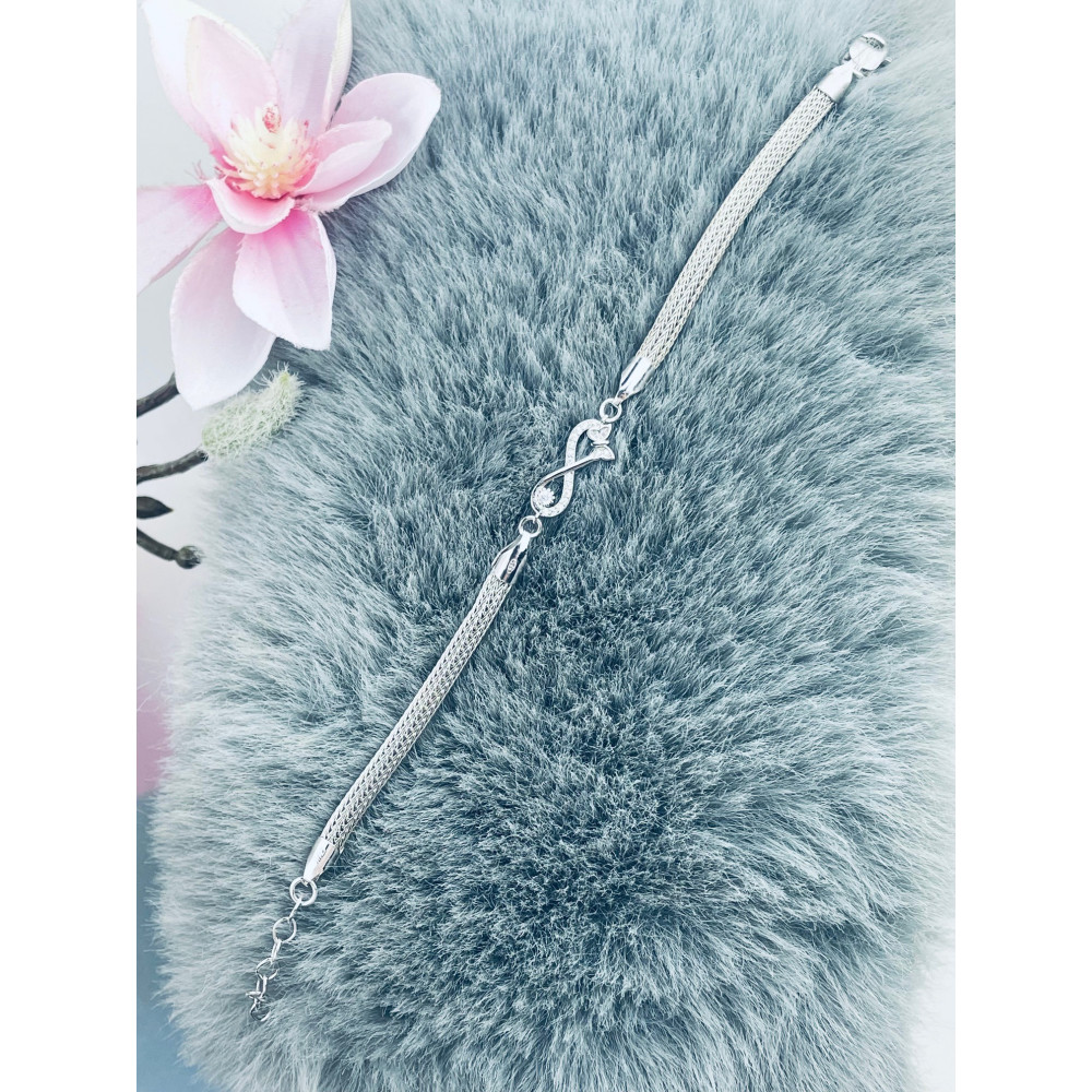 Kopie von Silberarmband 925 f??r Frauen mit Zirkonia in Form eines Unendlichkeitssymbols und Schmetterling