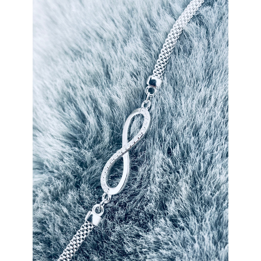 Silberarmband 925 f??r Frauen mit Zirkonia in Form eines Unendlichkeitssymbols